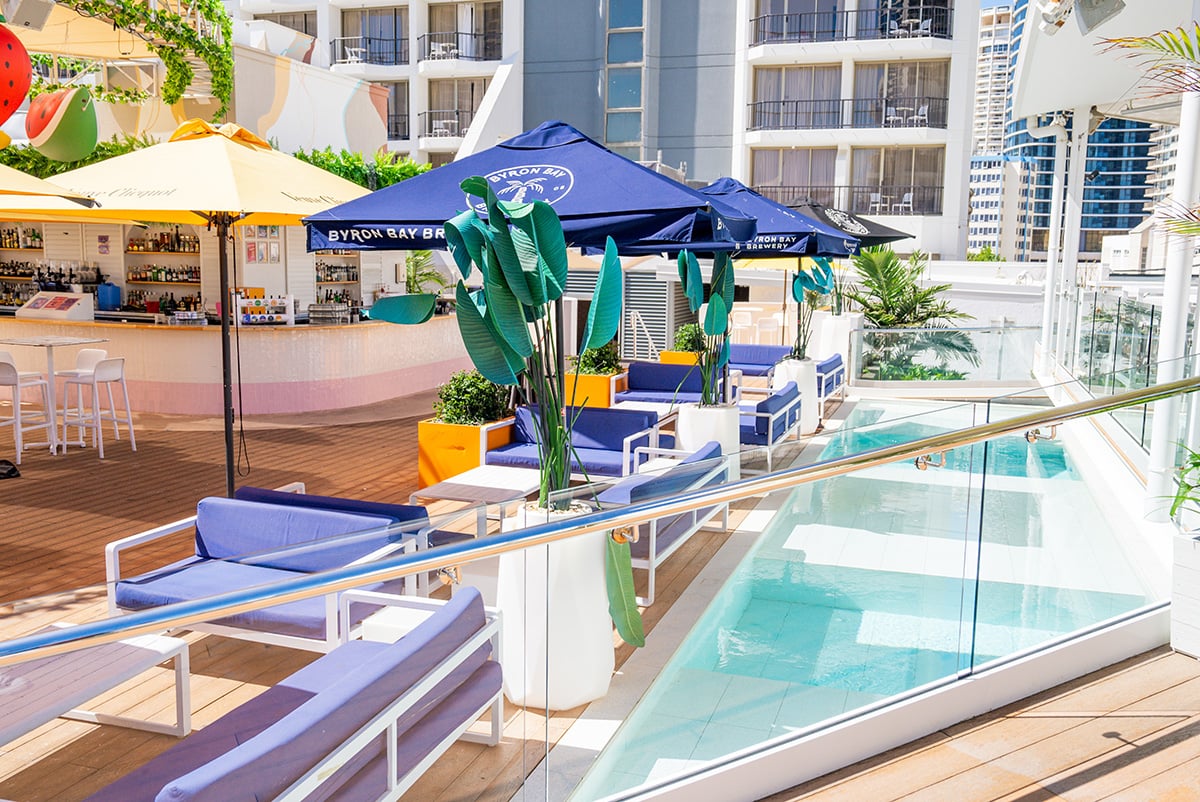 Cali-Beach-Poolside-Lounge-1