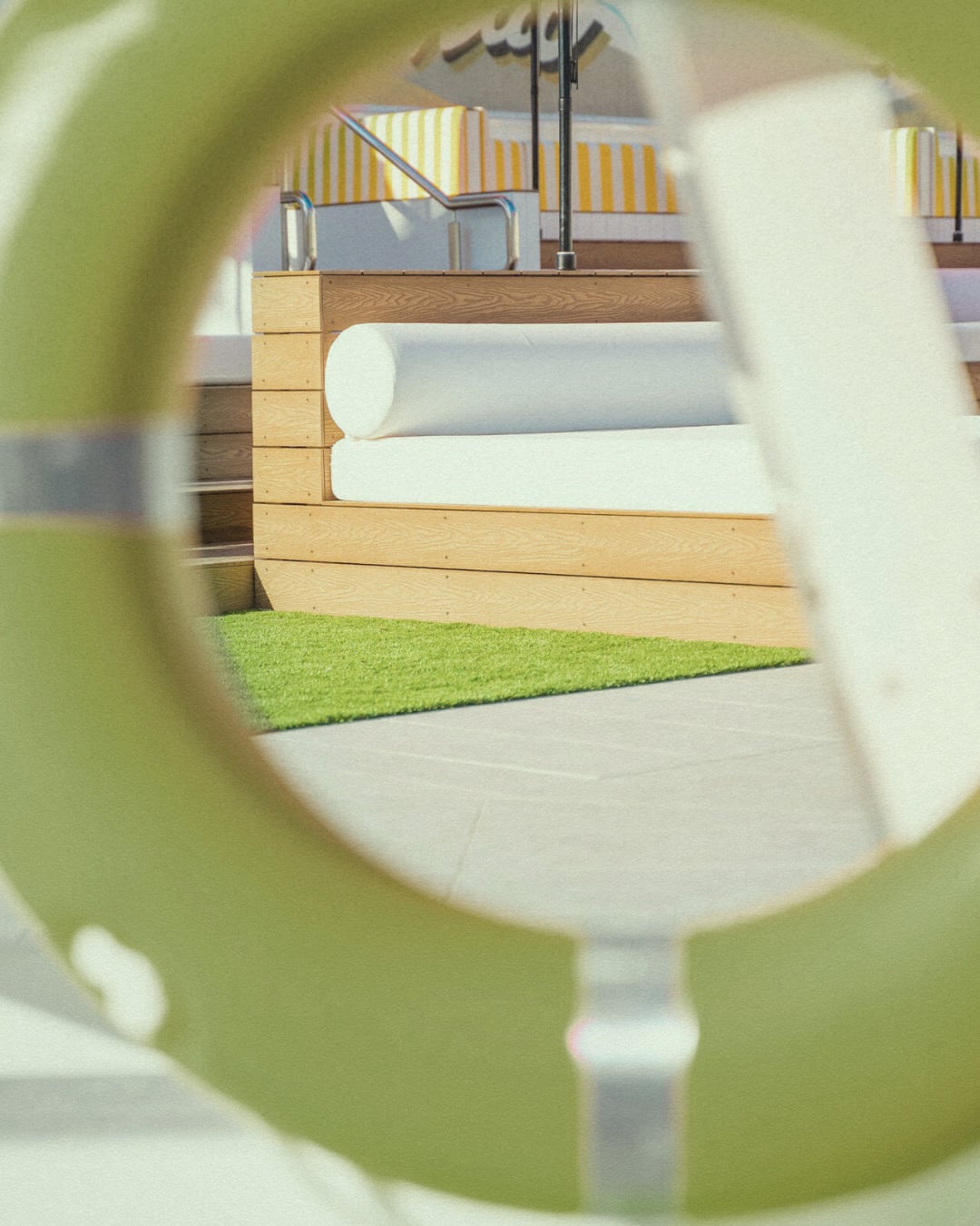 Cali-Beach-Gold-Coast-Poolside-Daybeds